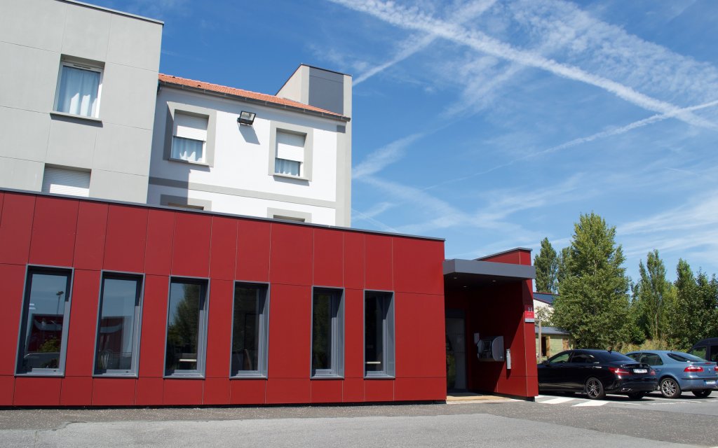 Hotel Akéna Saint Witz aussen Außenansicht