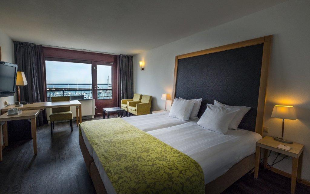 Leonardo Hotel IJmuiden Seaport Beach