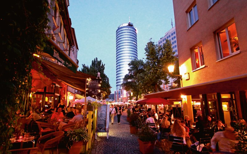 Jena Wagnergasse Blick auf den JenTower