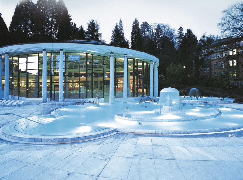 Caracalla Therme Baden-Baden – modernes Thermalbad mit Außenbecken