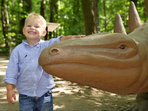 Dinopark, echt stark - auf in die Urzeit!
