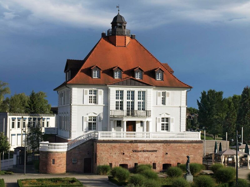 Villa Schmidt C Uwe Barghaan, Wikipedia