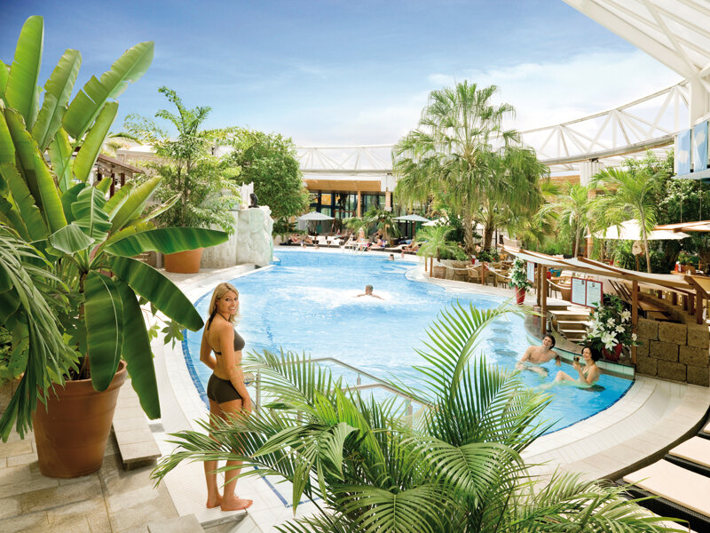 Innenpool der Therme Erding – Wellness und Badevergnügen nahe München