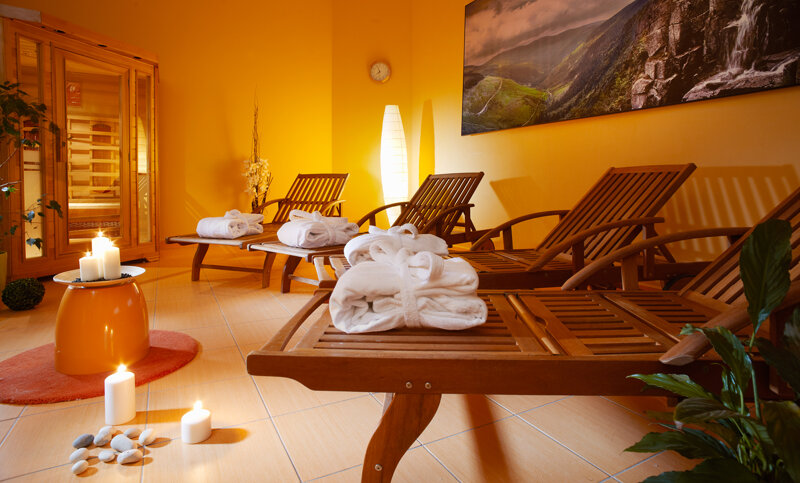 Ruheraum mit Relaxliegen