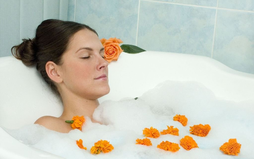 Frau in der Badewanne