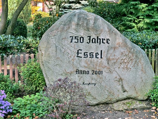 Essel Gedenkstein 750 Jahre c losch, Wikimedia