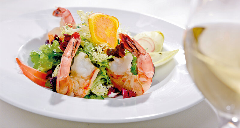 angerichtetes Essen auf einem Teller