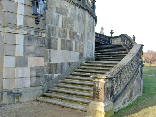 Treppe am Schloss Moritzburg ohne c wikimedia