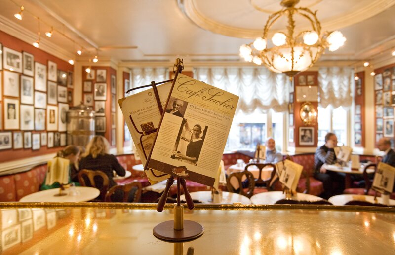 Das Hotel Sacher Wien – Blick auf das historische Gebäude an der Philharmonikerstraße