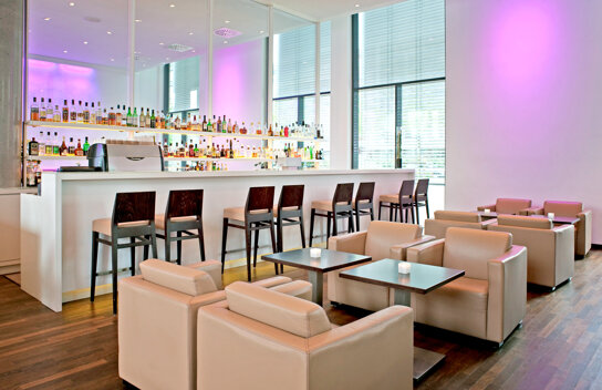 Bar im INNSiDE by Meliá Düsseldorf Derendorf