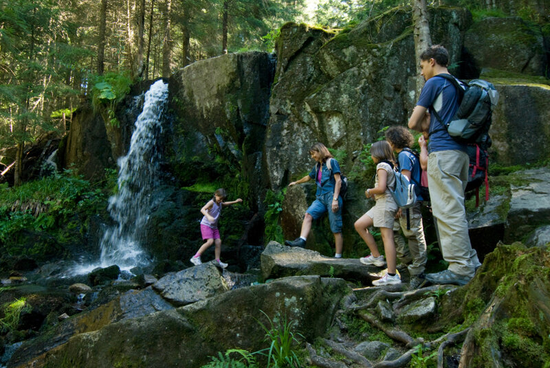 Wasserfall und Wanderung mit der Familie in den Vogesen bei Gérardmer
