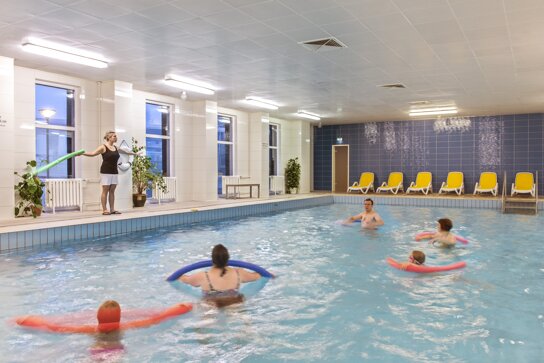 Hallenbad Gymnastik 0021b