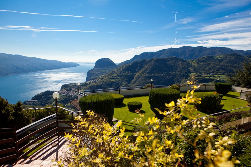 Panoramablick von Tremosine auf den Gardasee