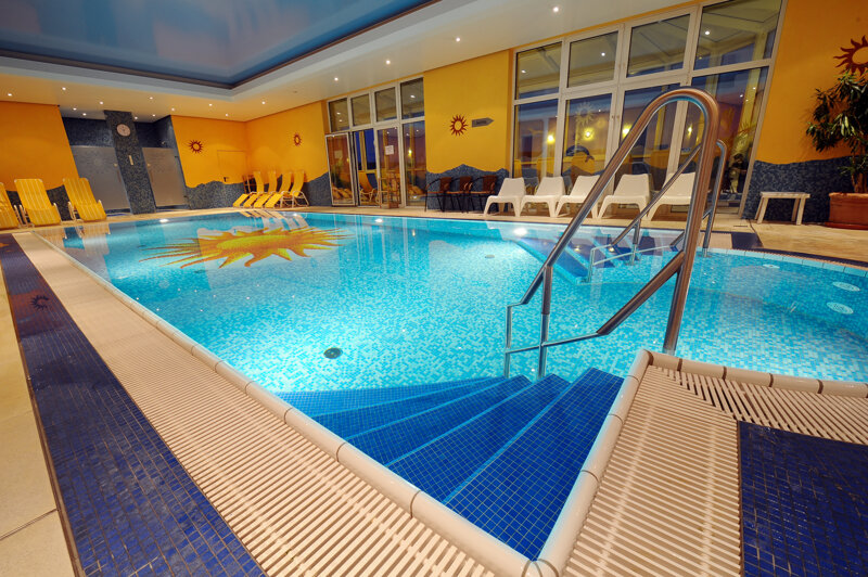 Fair Resort Jena Pool innen