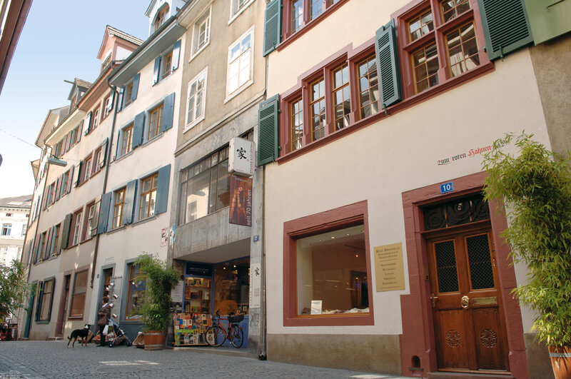 Blick auf die Basler Altstadt mit Marktplatz und Rathaus