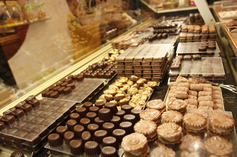Pralinenauswahl in der Chocolaterie Van Hecke, eine Schokoladendynastie in Gent