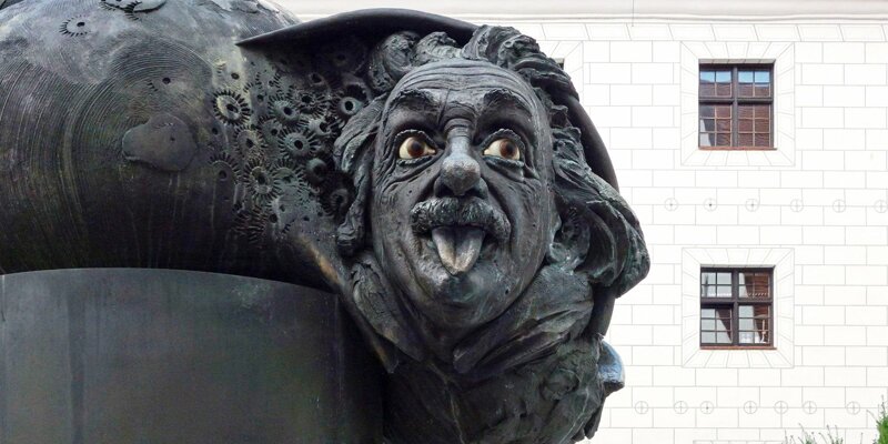 Einstein Brunnen