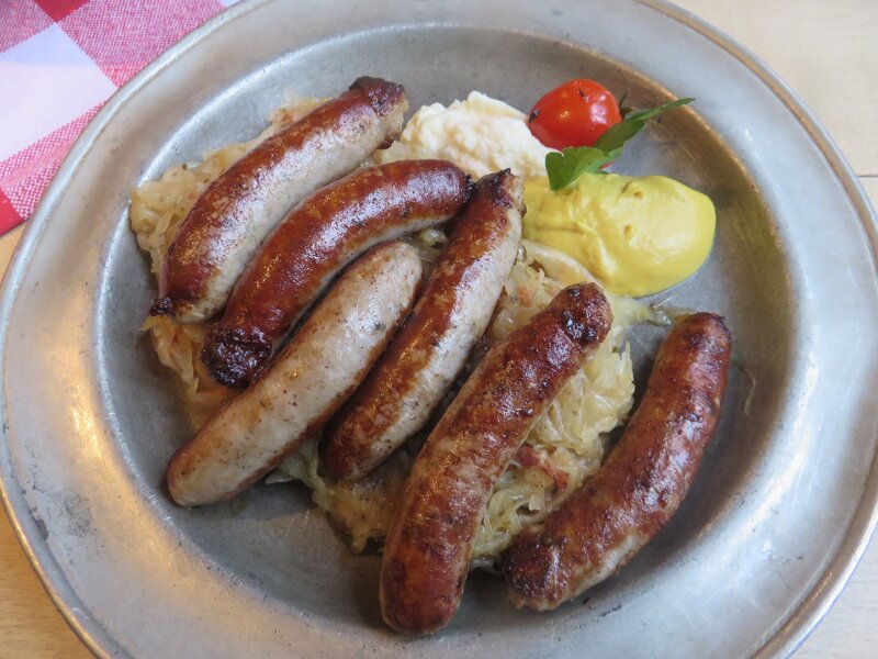 Nürnberger mit Kraut