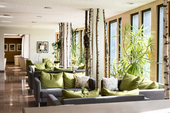 Lobby mit Sitzgelegenheiten