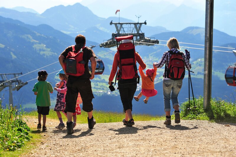 Wandern auf der Hohen Salve in Tirol – herrliches Bergpanorama beim Kurzurlaub in Österreich