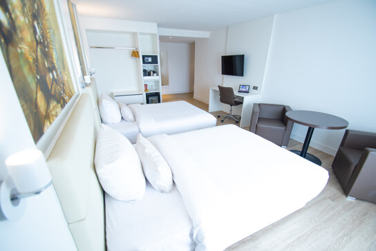 Doppelzimmer mit Balkon