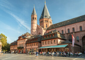 Buntes Treiben am Mainzer Domplatz Rheinland-Pfalz Tourismus GmbH