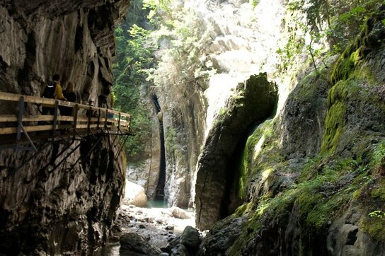 Die-Alploch-Schlucht front large