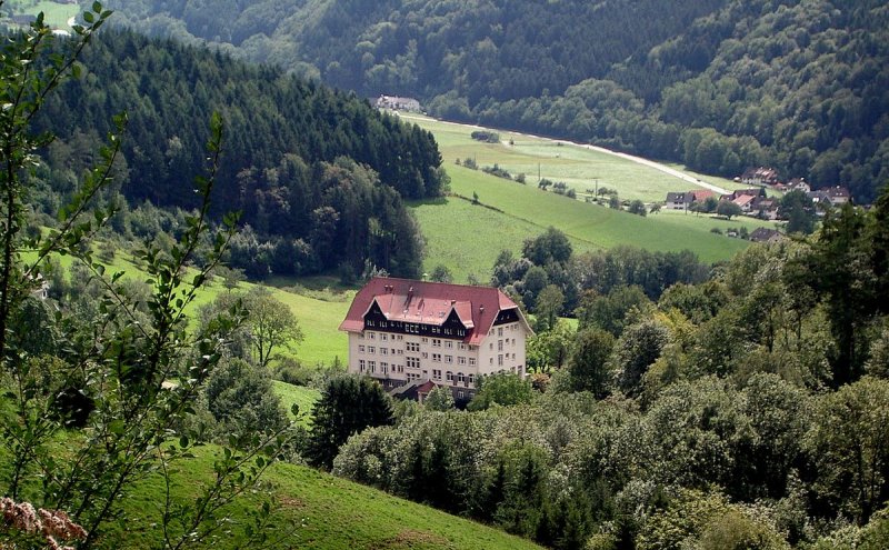 Schwarzwaldklinik Glottertal Außenansicht