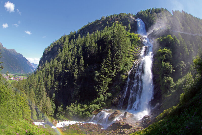 Wasserfall im Sommer