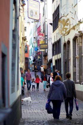 Gasse in der Altstadt c Köln Tourismus GmbH Dieter Jacobi