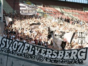 Fans und Tribüne 1