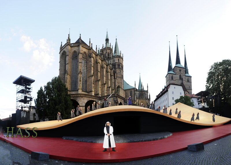 Bühne vor dem Erfurter Dom