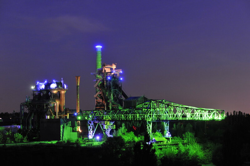 Landschaftspark Duisburg-Nord abends beleuchtet nachts