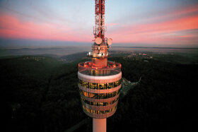 Fernsehturm Stuttgart Abendstimmung c Stuttgart-Marketing GmbH-Achim Mende