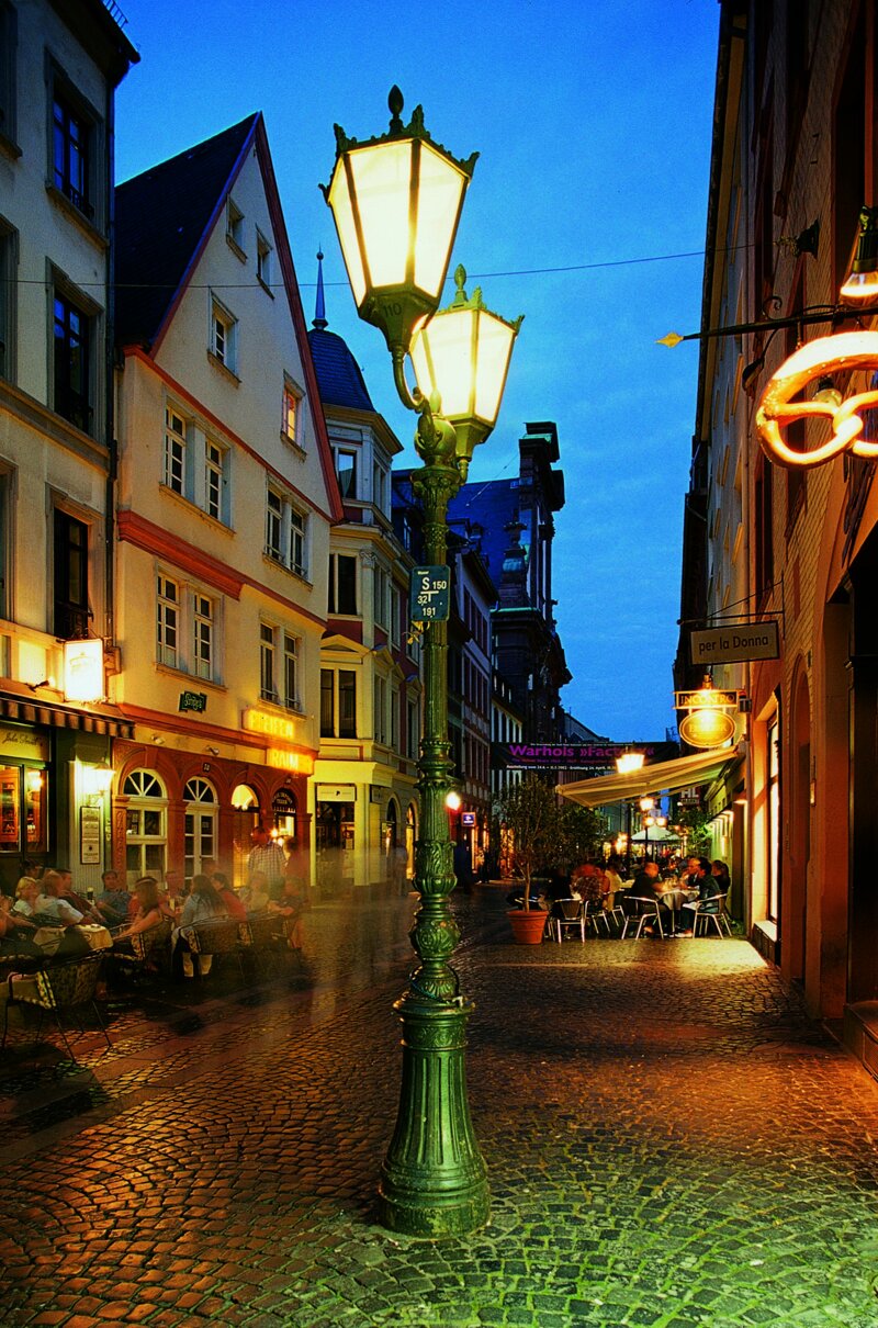 Augustinerstraße bei Nacht