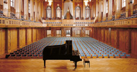 Großer Kursaal Klavier c BKG