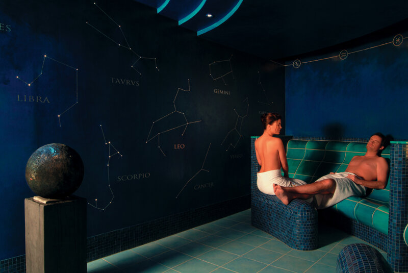 KissSalis Therme, Planetarium Sauna mit Paar