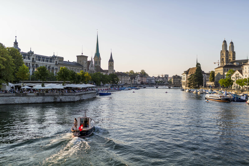 Blick auf Zürich vom Limmat