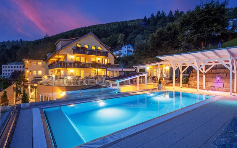 Bad Wildbad Hotel Rothfuß, Infinity-Pool nachts