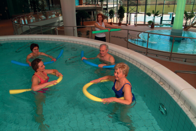 KissSalis Therme Gruppe beim Wassergymnastik
