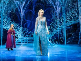 Elsa und Anna © Disney, Foto Johan Persson