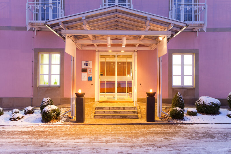 Eingang zur Bar im relexa hotel Bad Steben