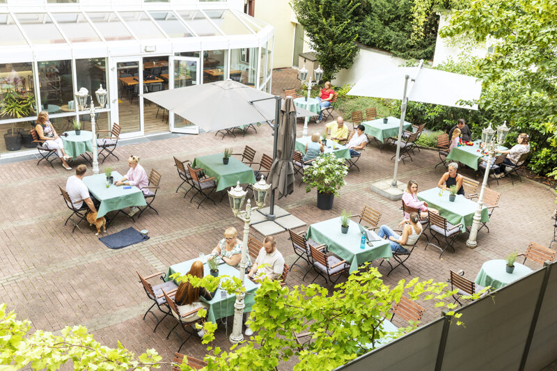 Gartenterrasse 1