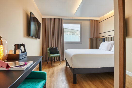 205 mercure par nanterre 001