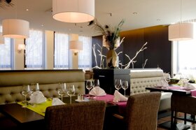 037-R-restaurant 73497433