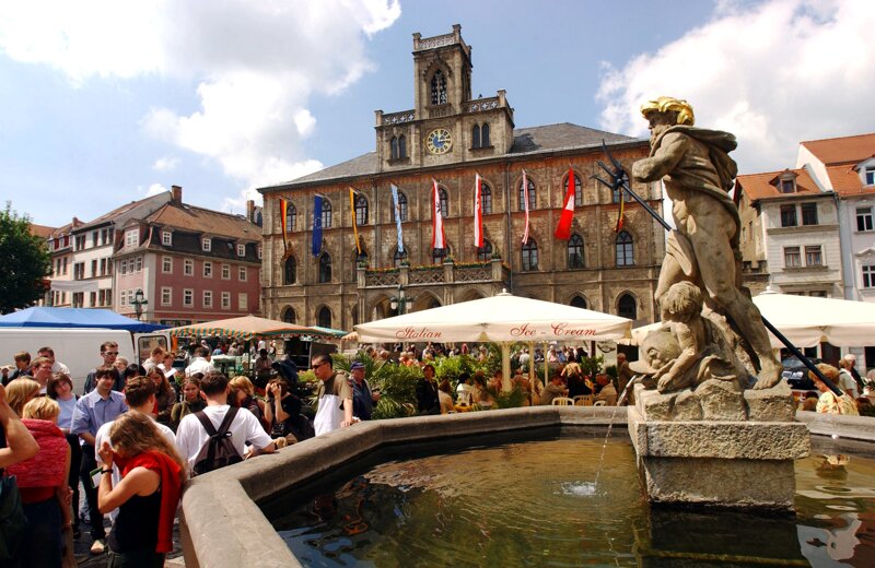 Marktplatz Weimar mit Neptunbrunnen
