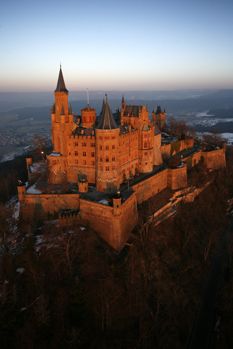 Burg Hohenzollern im Abendrot – romantisches Ausflugsziel nahe Empfingen