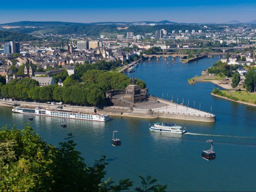 Altstadt, Menü und per Schiff zum Deutschen Eck
