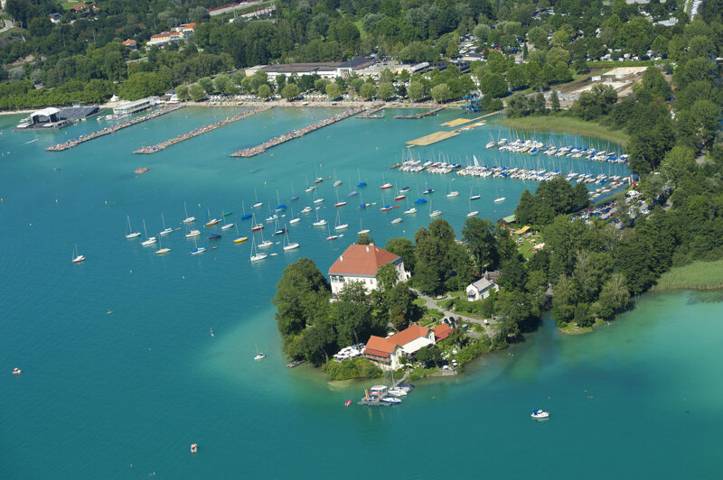 Wörthersee aus der Vogelperspektive mit Blick auf Maria Loretto