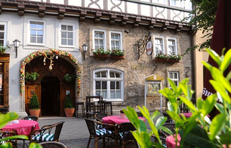 Biergarten hinter dem Hotel